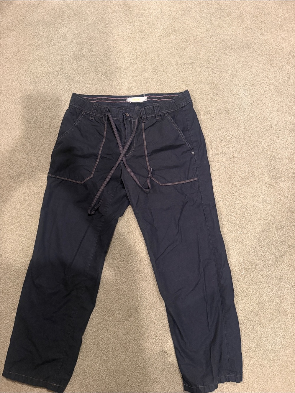 Relaxed Drawstring Capris in Navy